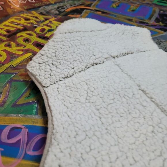 Thread + Supply Sherpa Fleece thick ivory vest - zip-up, pockets, size large - Picture 8 of 9